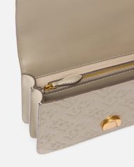 Μικρή τσάντα χιαστί Love Bag με εσώγλυφο λογότυπο - Μπεζ