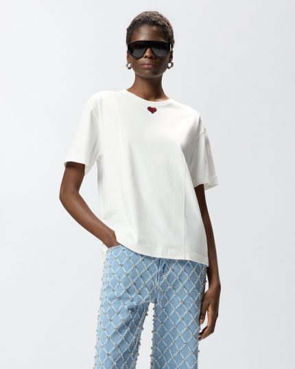 T-shirt με κεντημένη καρδιά - Λευκό