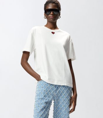 T-shirt με κεντημένη καρδιά - Λευκό